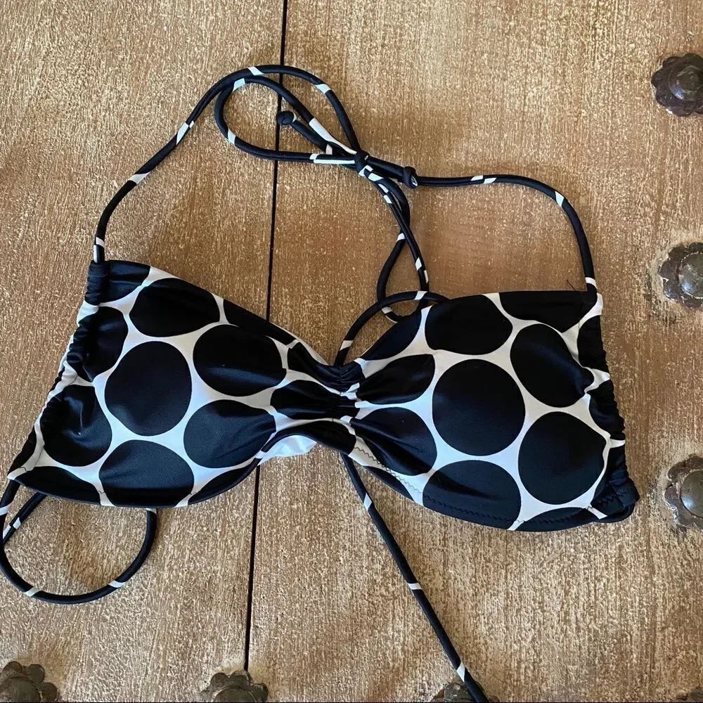VICTORIA’S SECRET black white dots bikini top S